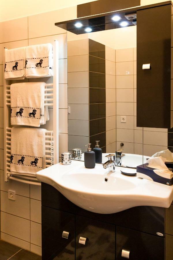 Wiky'S Apartman With 3Bathrooms Budapest Exterior photo